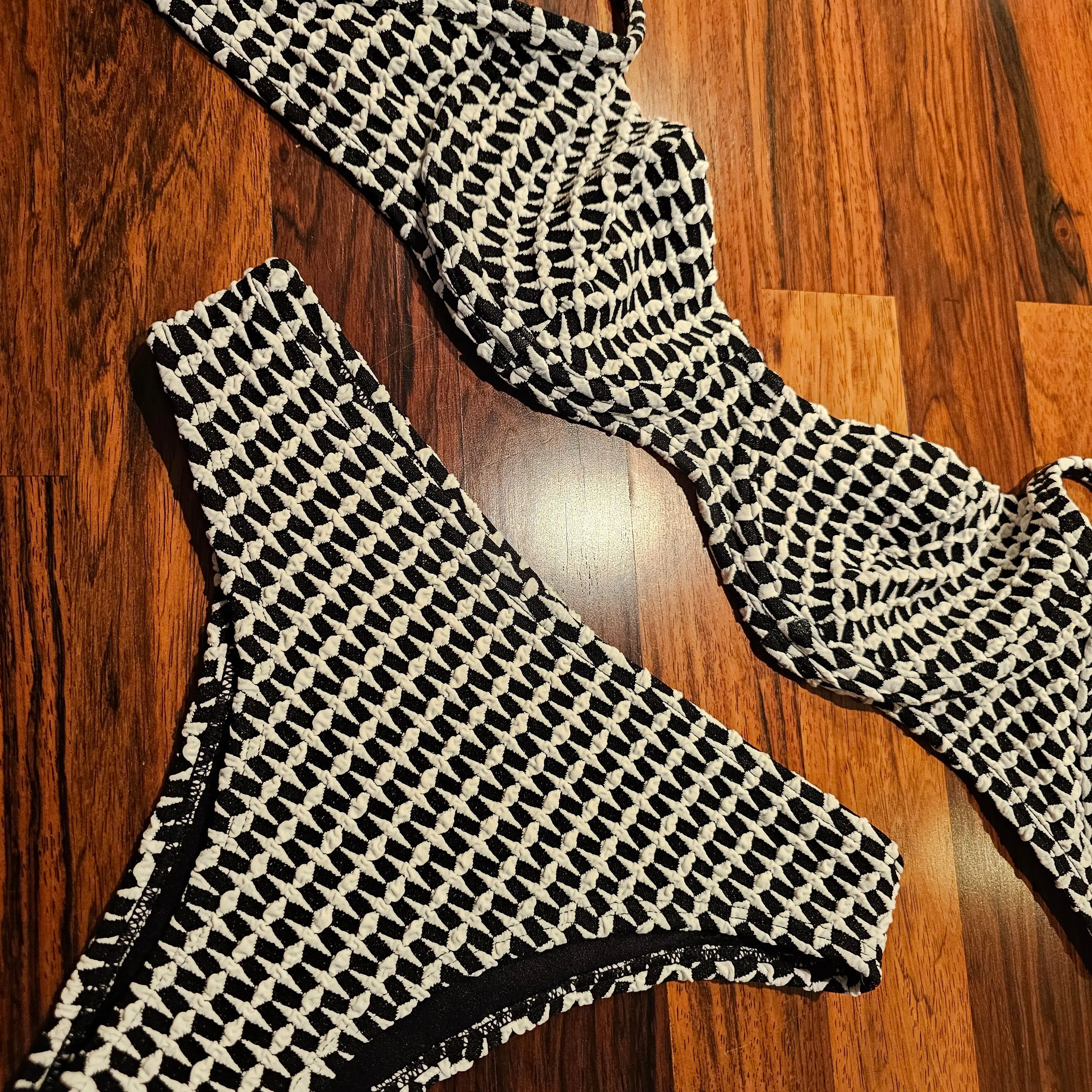 Lua Jacquard Bikini Bottom| Luxurious Textured | Made in Brazil | Beeluxxe Beeluxxe