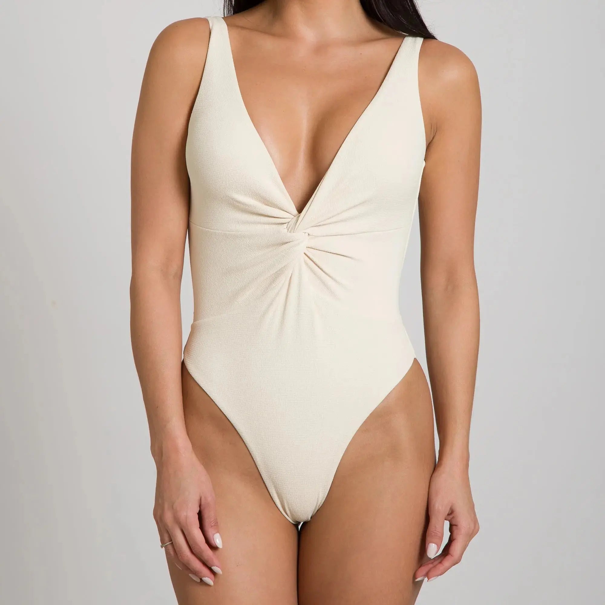 Classic One piece | Brazilian Swimwear | Beeluxxe Beeluxxe