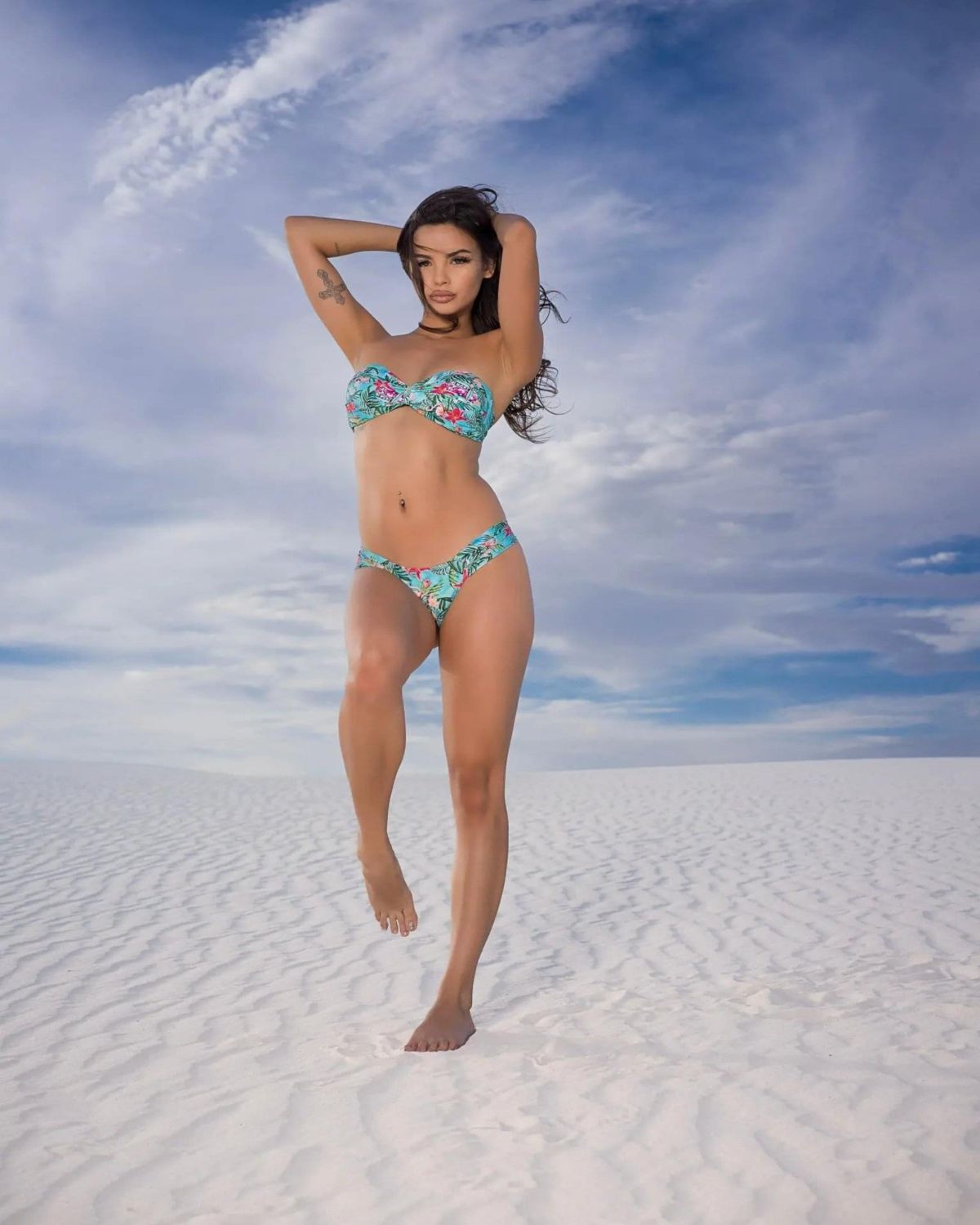 Laguna Twist Bandeau Bikini Top in tropical print, lifestyle photo 22 | Beeluxxe