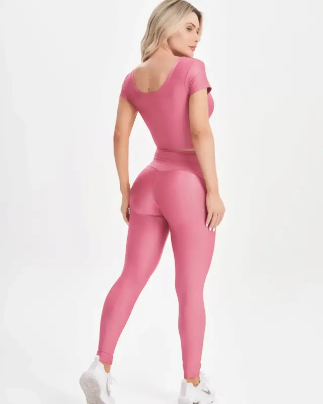 Retro Glam Two-Piece Fitness Set: Stylish Comfort for Your Active Lifestyle - Beeluxxe