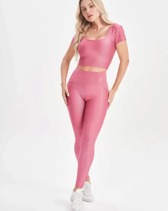 Retro Glam Two-Piece Fitness Set: Stylish Comfort for Your Active Lifestyle - Beeluxxe
